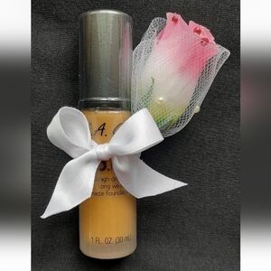 💗 L.A. Girl PRO.matte HD Long-Wear Foundation, Shade GLM681 Caramel, 1 fl. oz